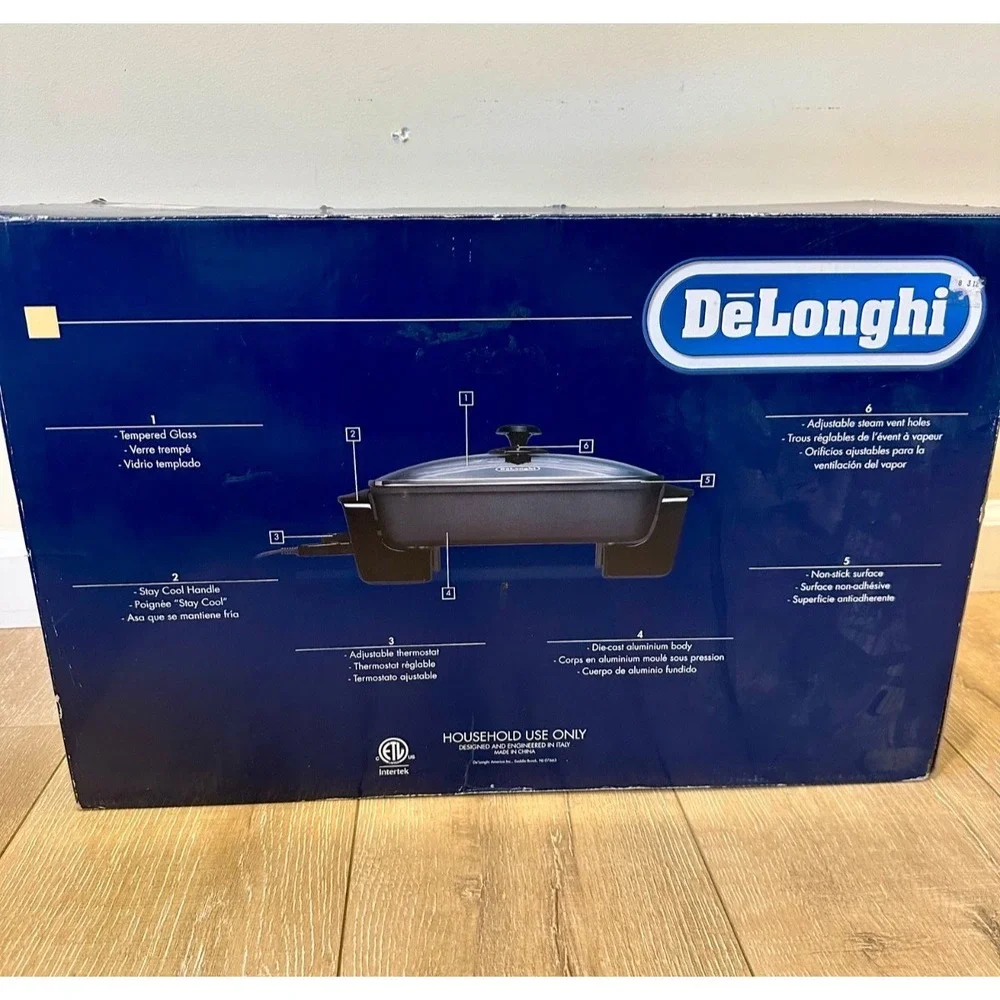 De'Longhi Electric Skillet BG45 with Tempered Glass Lid, 16